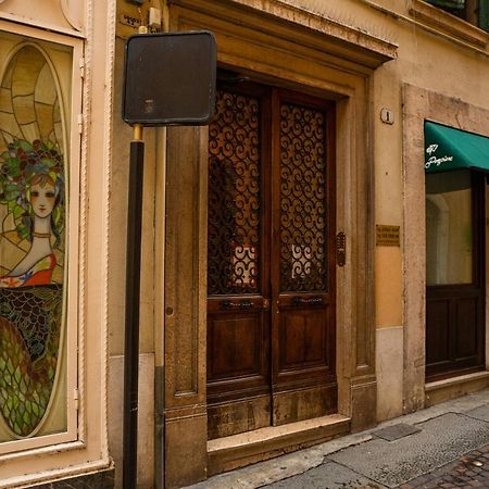 Domus Verona - Incantevole Residenza Difronte A Casa Giulietta Extérieur photo