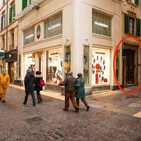 Domus Verona - Incantevole Residenza Difronte A Casa Giulietta Extérieur photo