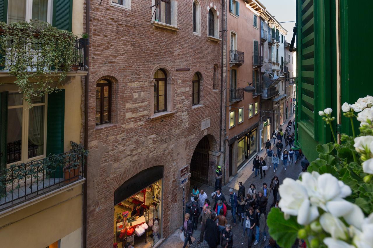 Domus Verona - Incantevole Residenza Difronte A Casa Giulietta Extérieur photo
