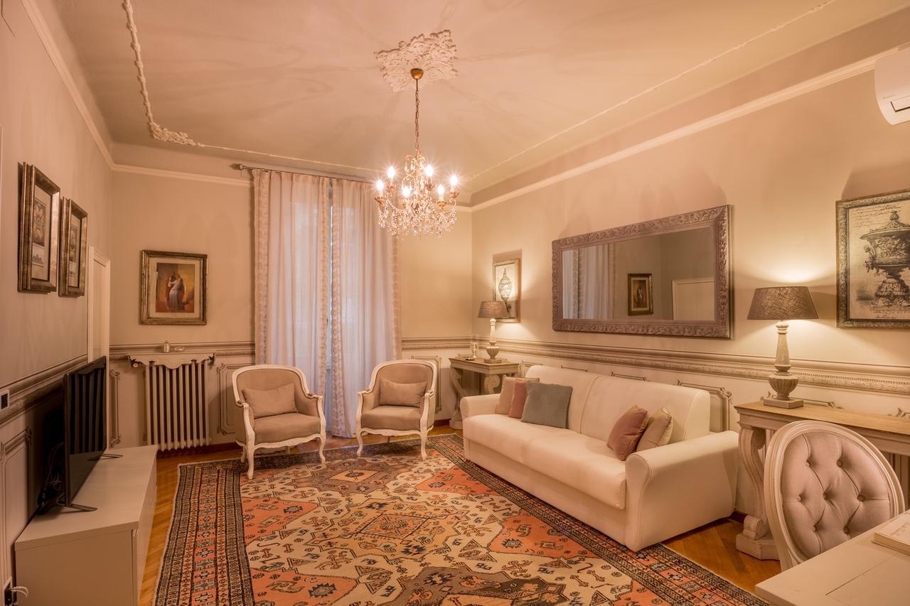 Domus Verona - Incantevole Residenza Difronte A Casa Giulietta Extérieur photo