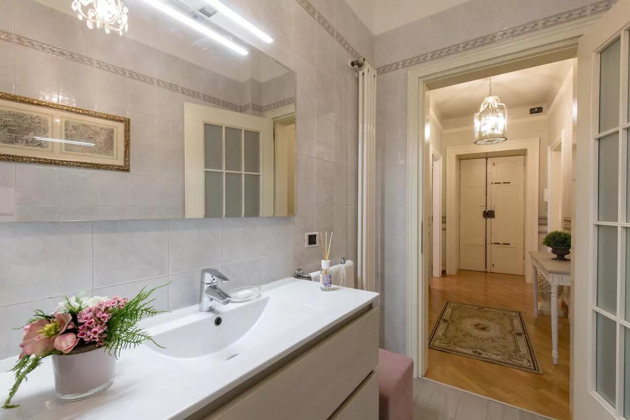 Domus Verona - Incantevole Residenza Difronte A Casa Giulietta Extérieur photo